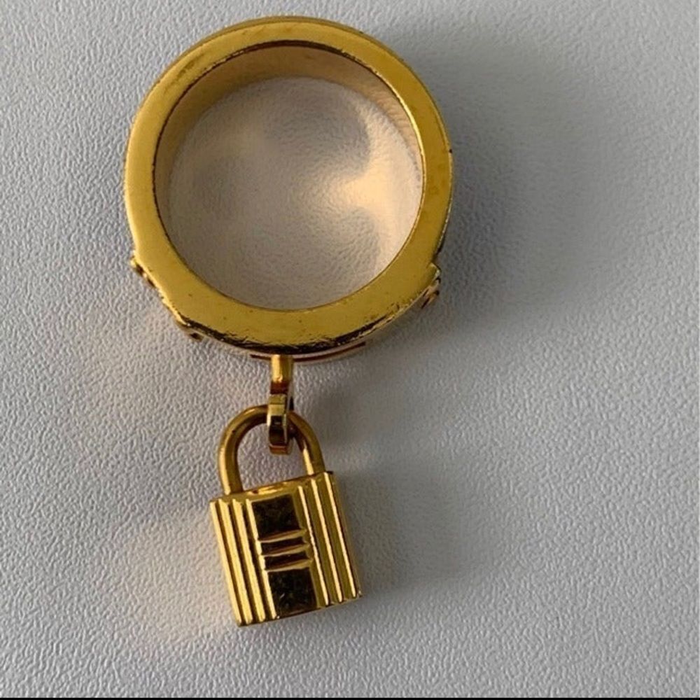 ❤️RARE❤️ HERMES Kelly Gold Tone Scarf Ring - Picture 5 of 11